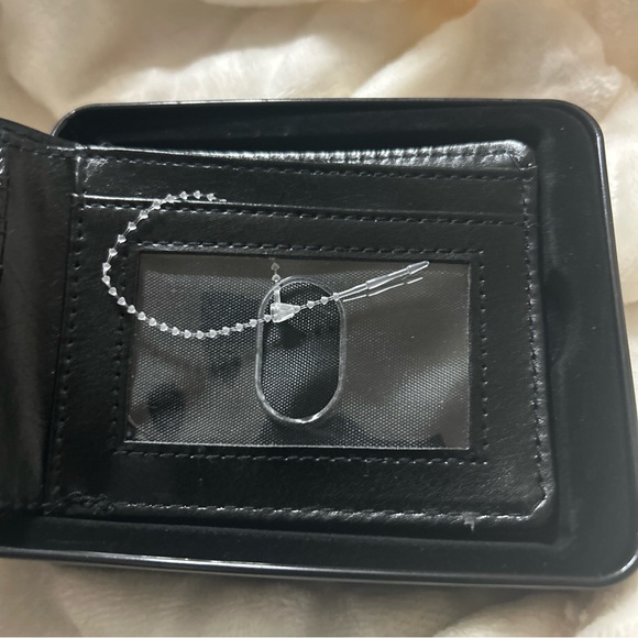 A Nightmare on Elm street Freddy Krueger  horror wallet w/collectors tin case - Picture 7 of 9